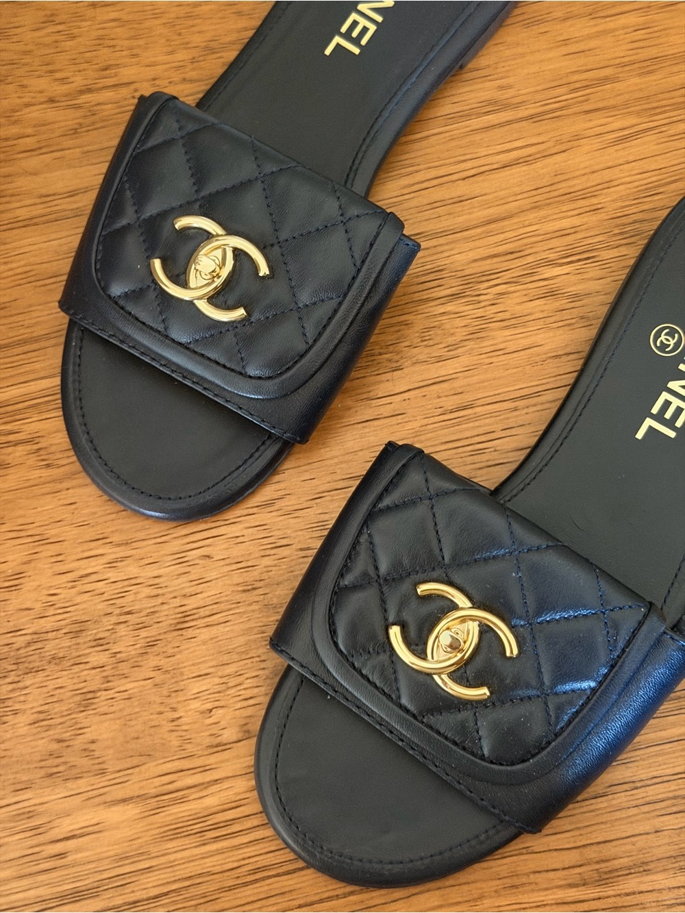CHANEL dark Navy blue Quilted Leather Slide Sandals with Gold CC Emblem - Picture 2 of 6